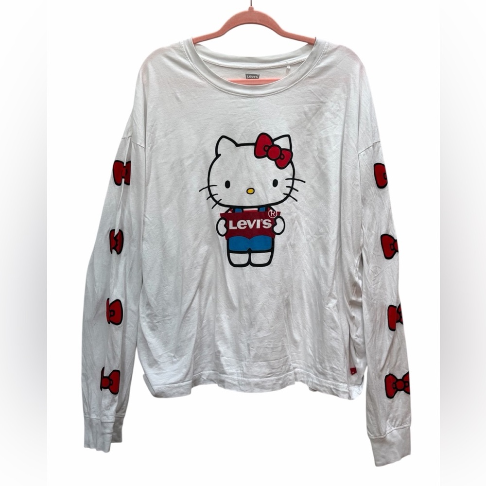 Levi’s x Hello kitty long sleeve